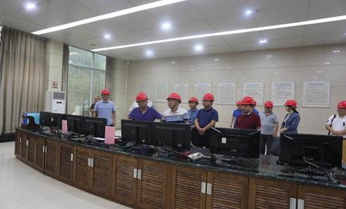 發展集團黨委書記、董事長譚建華帶隊督查分公司防洪防汛工作