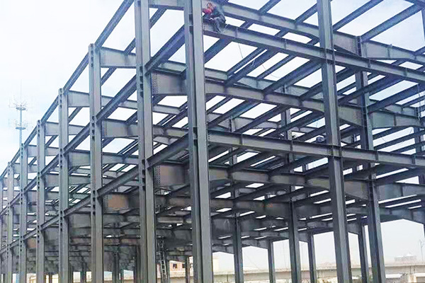 通遼鋼結(jié)構(gòu)廠房陳舊后有五種加固方法